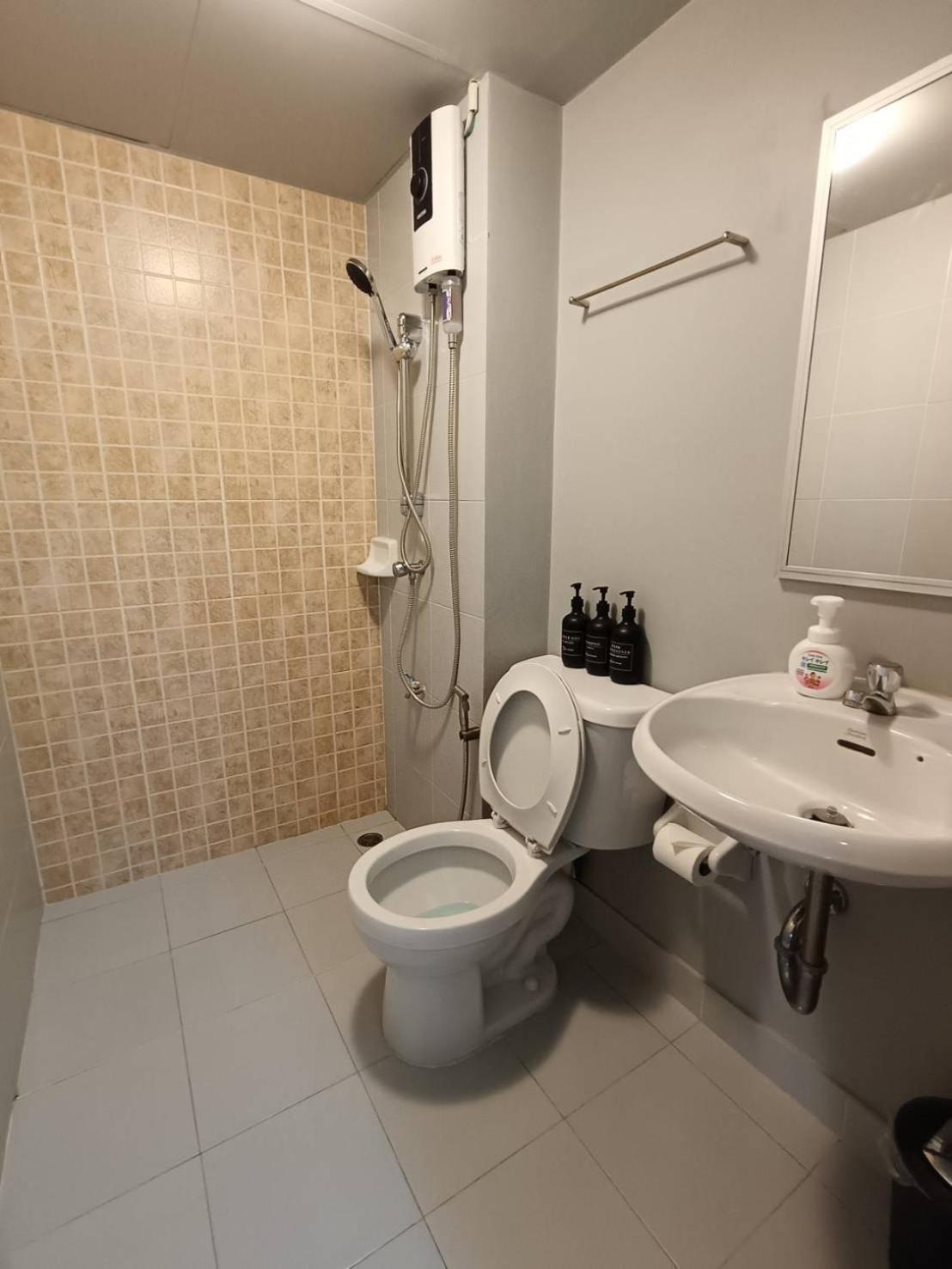 Baan Kidtang Apartment Rangsit Luaran gambar